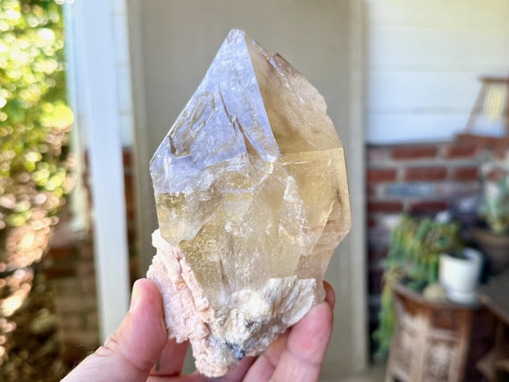 Cathedral Citrine with Rainbow & Feldspar Inclusion, Scepter Formation, 1.2 Kilo, Aracuai, Minas Gerais, Brazil X791