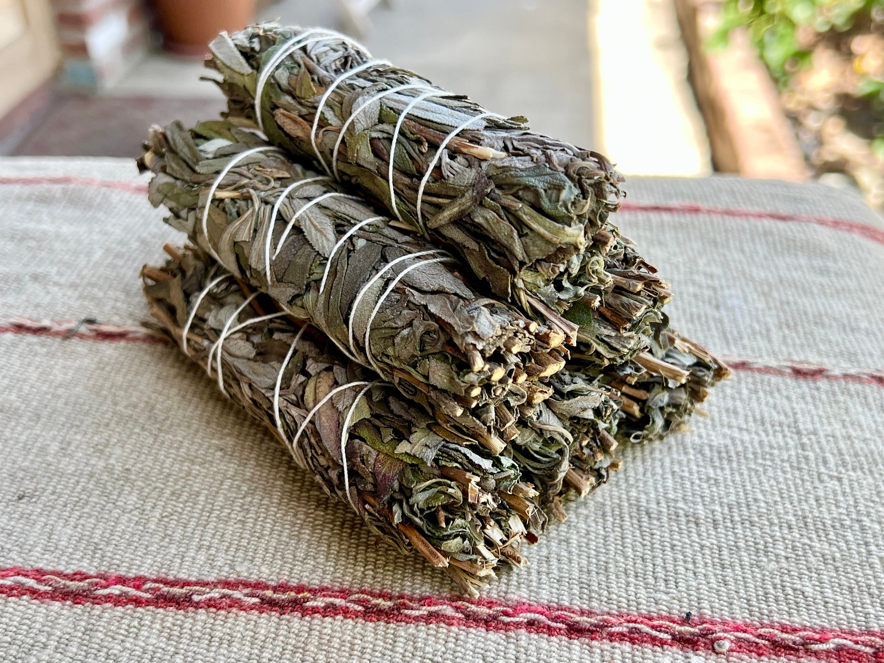 Black Lavender Smudge Bundle, 4 Size, ONE Lavender Smudge Stick, Cleansing and Heart Healing ...