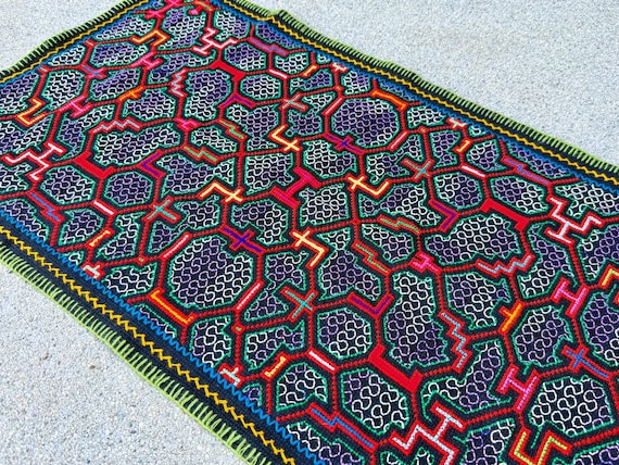 Shipibo Manta Cloth from Peru, 16" x 26," Embroidered Shamanic Mesa Cloth for Ceremony, Handmade in Pucallpa, Artist Laura Rengifo