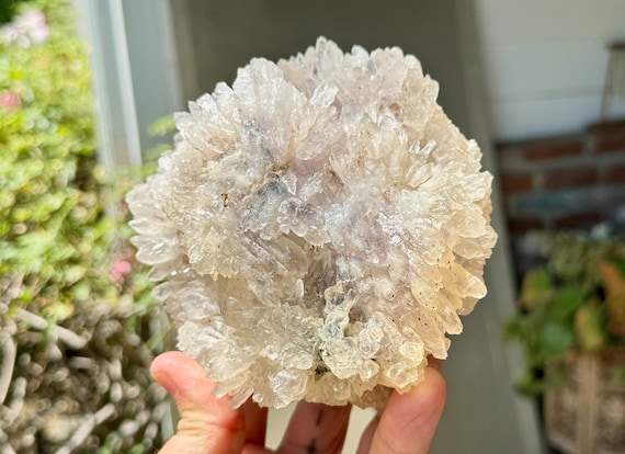 Flower Quartz with Radial Crystalline Formations and Mild Amethyst Inclusion, 1.1 Kilo, New Find, Rio Grande do Sul, Brazil W252