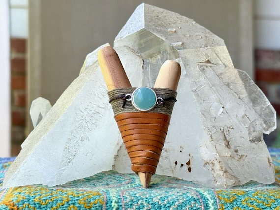 Kuripe Pipe with Aquamarine, Traditional Shamanic Self-Applicator Pipe, Natural Wooden Kuripe