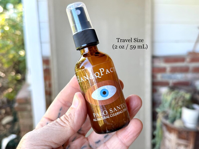 Spray Palo Santo, 100 % naturel, brume protectrice et éclaircissante, fabriquée à la main et de source éthique Travel Size (2 oz)