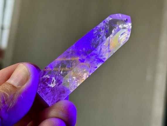Powellite Phantom Quartz, UV Reactive & Self-Standing, 41g, Dow Formation, Polished Quartz Tower, Bahia, Brazil A704