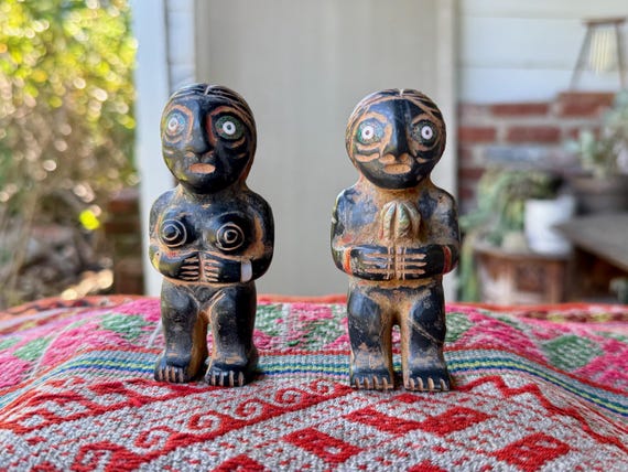 Pachamama Statue, Hand-Carved Obsidian, Fertility & Abundance Goddess, Handmade in Peru's Sacred Valley