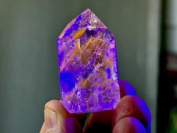 Powellite Phantom Quartz, UV Reactive & Self-Standing, 61g, New Find, Channeling Formation, Bahia, Brazil T286