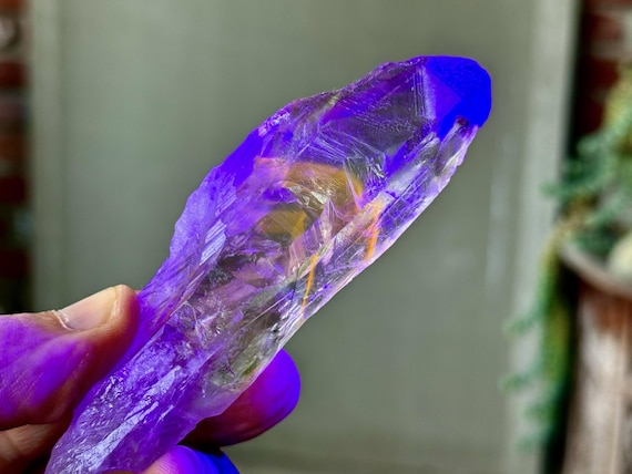 Powellite Phantom Root Quartz with Amethyst, UV Reactive, 80g, Natural, Raw and Unpolished, Bahia, Brazil T862