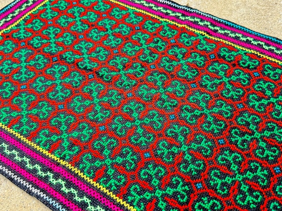 Shipibo Manta Cloth, 18" x 27", Embroidered Shamanic Mesa Cloth for Plant Medicine Ceremony, Made by Isabel Franquines in Pucallpa, Peru
