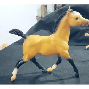 Vintage Breyer Model Horse Thoroughbred Foal Running Figurine Collectible