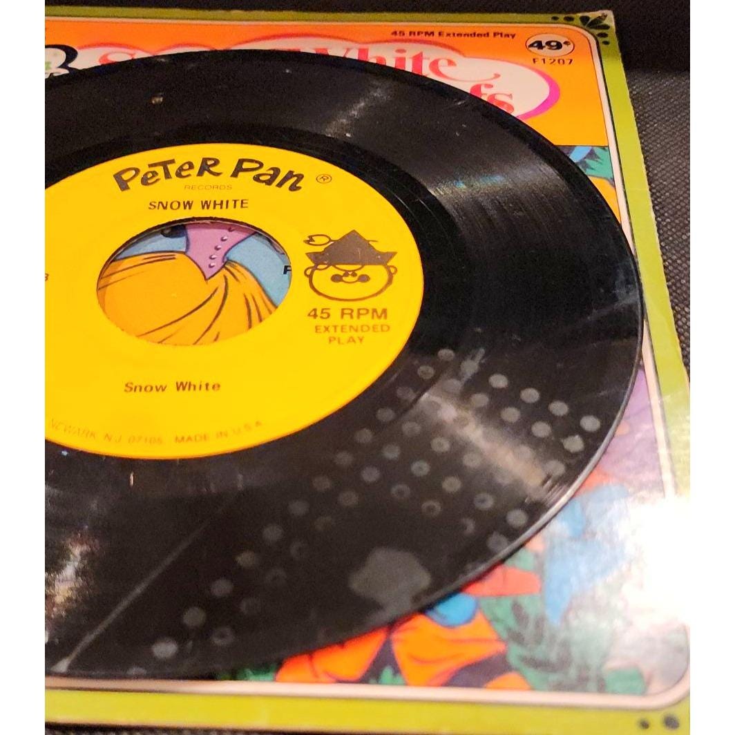 Peter Pan Records Snow White & the Seven Dwarfs 45 RPM Vinyl