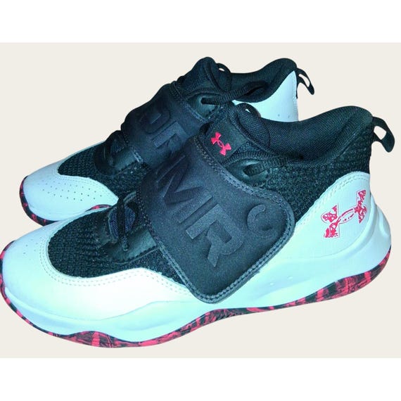 Under Armour Boys Athletic Shoes 5y Black/white Red Accents  display picture 1