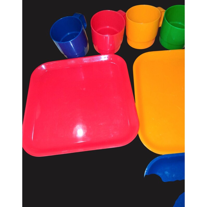 Colorful Plastic Dining Set With Plates Mugs Durable Bpa-free Material ...