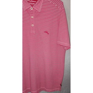 Puede incluir: Un juego de tres tazas de cer&aacute;mica con un acabado mate moteado. Las tazas son de color crema, gris claro y gris oscuro. Cada taza tiene un dise&ntilde;o simple y moderno y un asa redondeada.