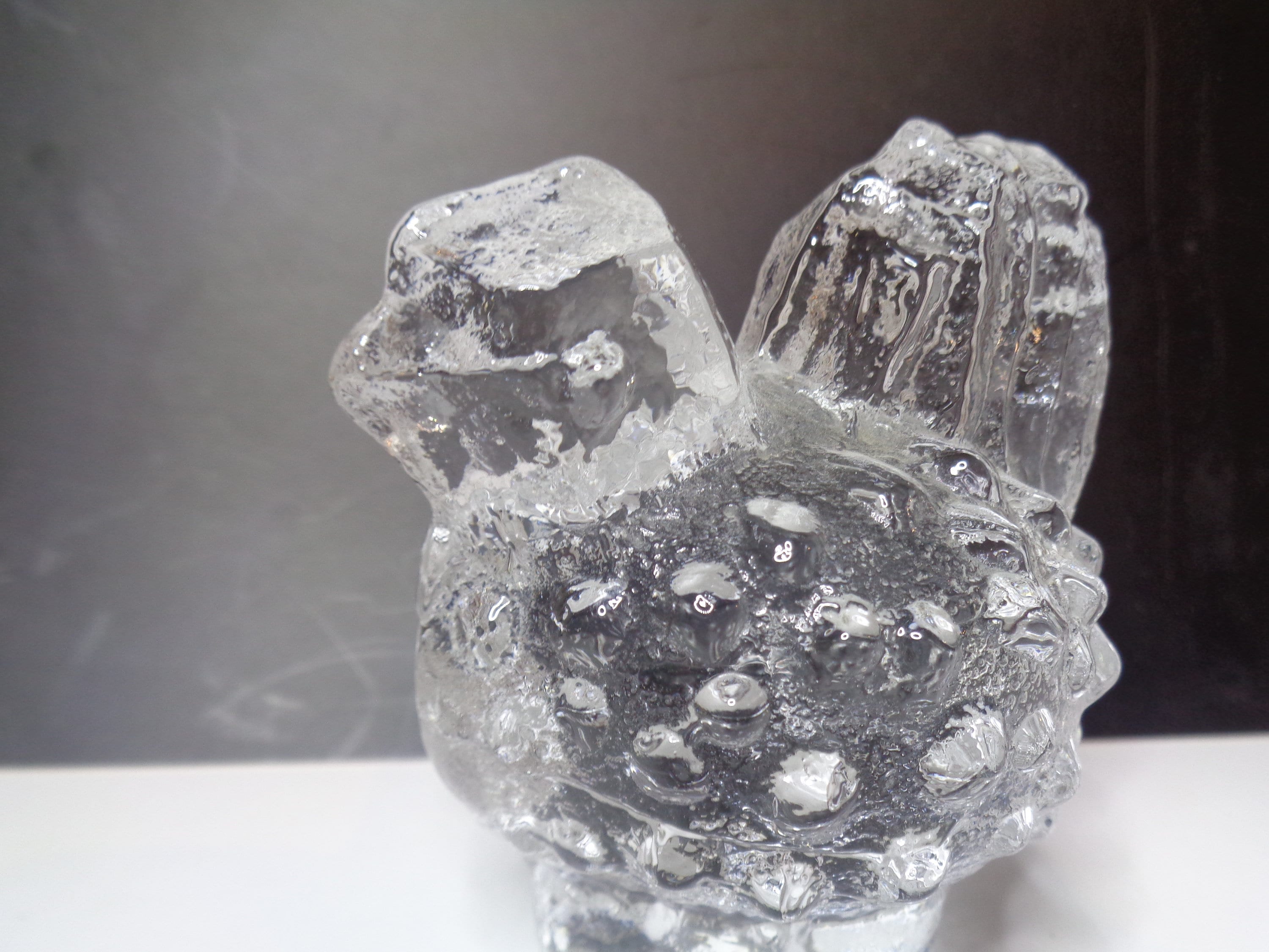 Pukeberg Swedenのガラス製チキンペーパーウェイト - Etsy 日本