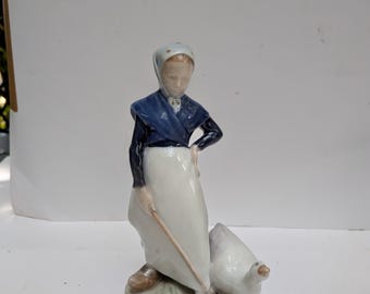 Royal Copenhagen Kleine Ganzenmeisje nr. 528