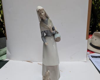 LLadro Shepherdess with Dog number 1034 Issued 1969