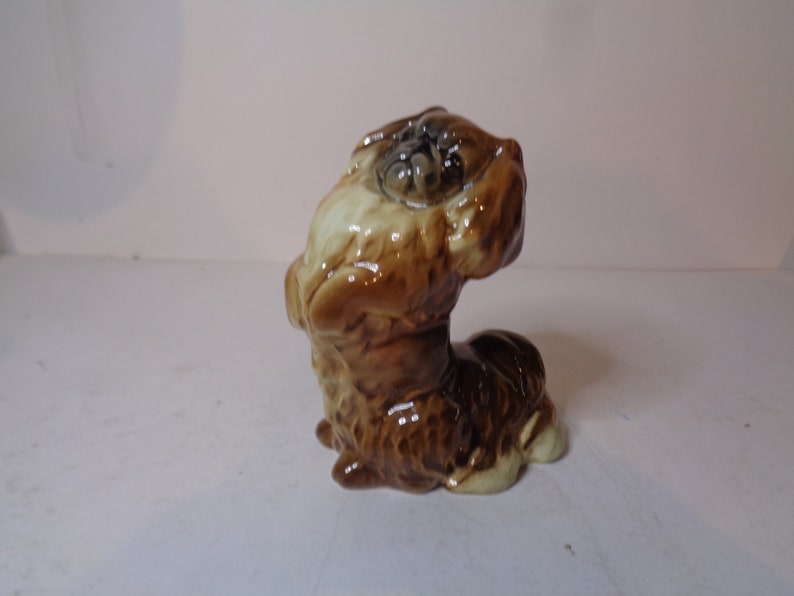 Beswick Pekinese Begging by Arthur Gredington no 1059 introduced in 1946 image 1