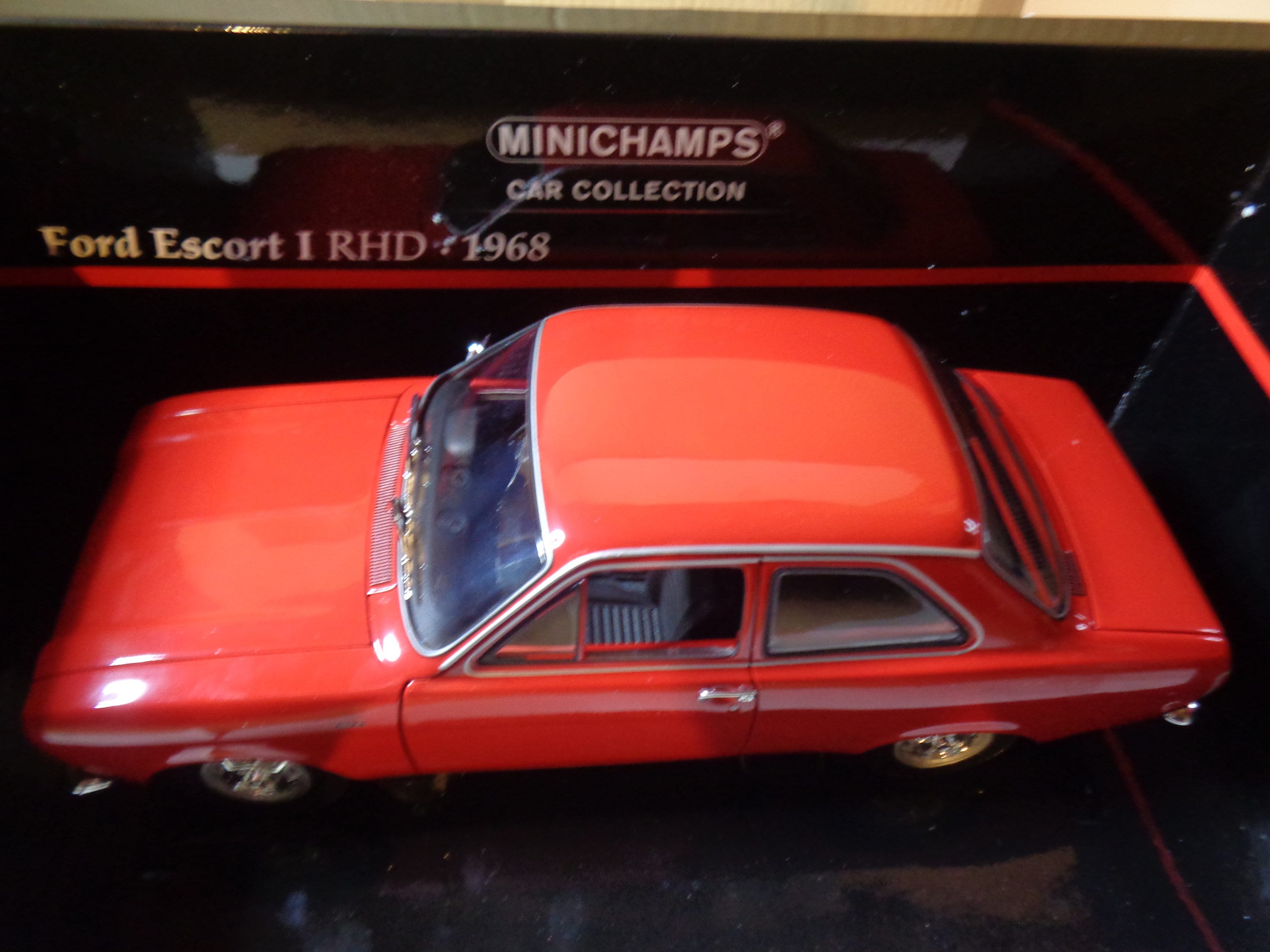 ミニチャンプス 1/18 FORD ESCORT フォード エスコート 楽天市場】ミニチャンプス 1/18 フォード エスコート RS1800