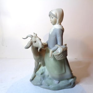LLadro Matt Little Girl with Goat number 4812