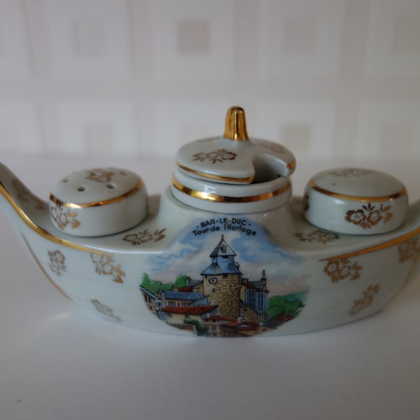 Porcelaine de France cruet set