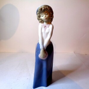 NAO by Lladro Shy Girl
