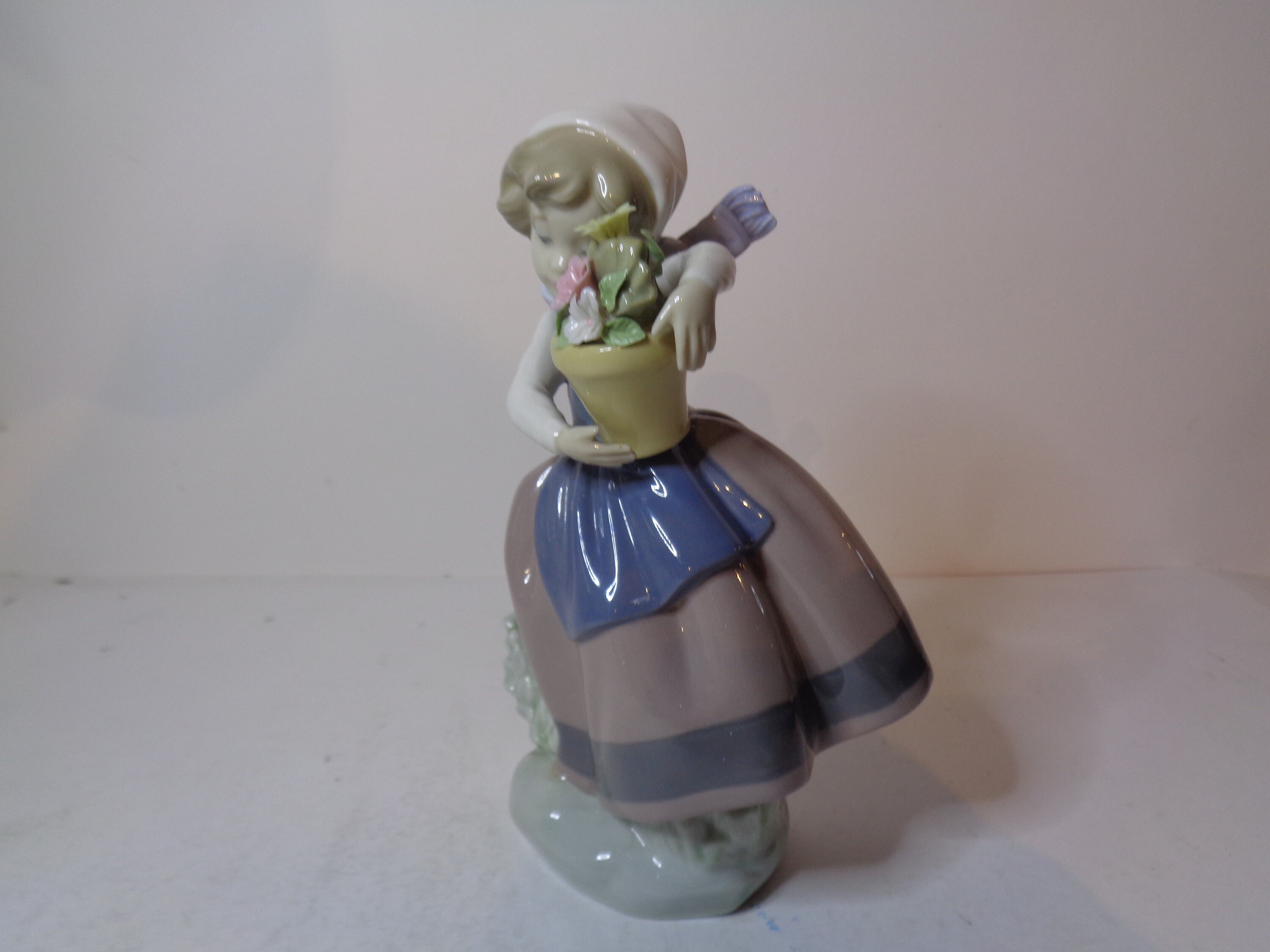 Lladro Spring is Here Number 5223 Issued 1984 - Etsy