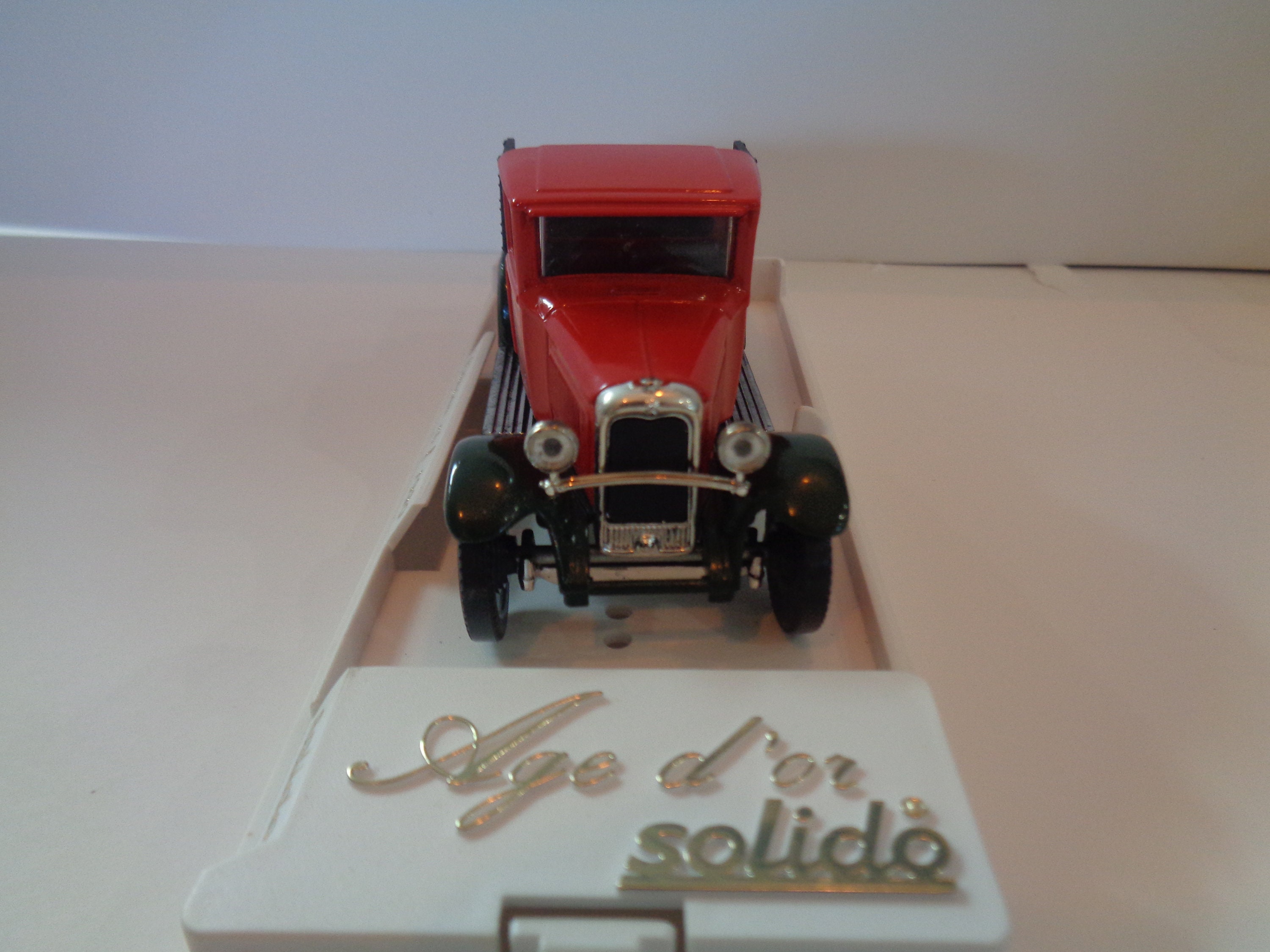 Lot Solido 1/43 – Set Orangina – Renault Van 1998 Et Citroën C4F 1930 – Miniatures Diecast