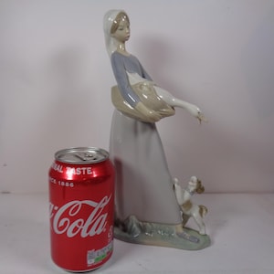 LLadro Girl with Goose and Dog number 4866 Issued 1970
