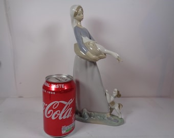 LLadro Girl with Goose and Dog number 4866 Issued 1970