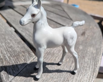 Royal Doulton veulen (Arabisch type) nummer DA 80 Gevlekt grijs glanzend