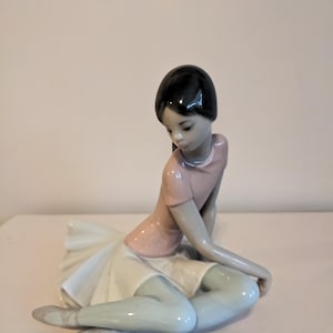 Lladro sitting ballerina - Etsy 日本