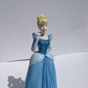ロイヤルドルトン　フィギュリン　シンデレラ Royal Doulton Cinderella - Etsy