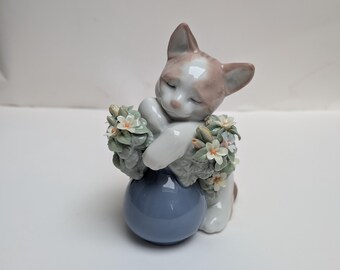 LLadro Sleepy Kitten No 6567 Issued 1999