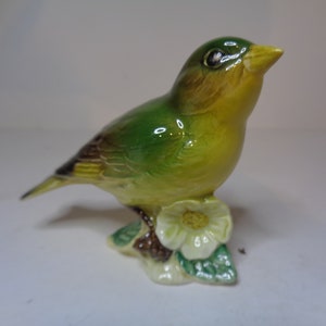 Beswick Greenfinch Second Version Gloss no 2105B