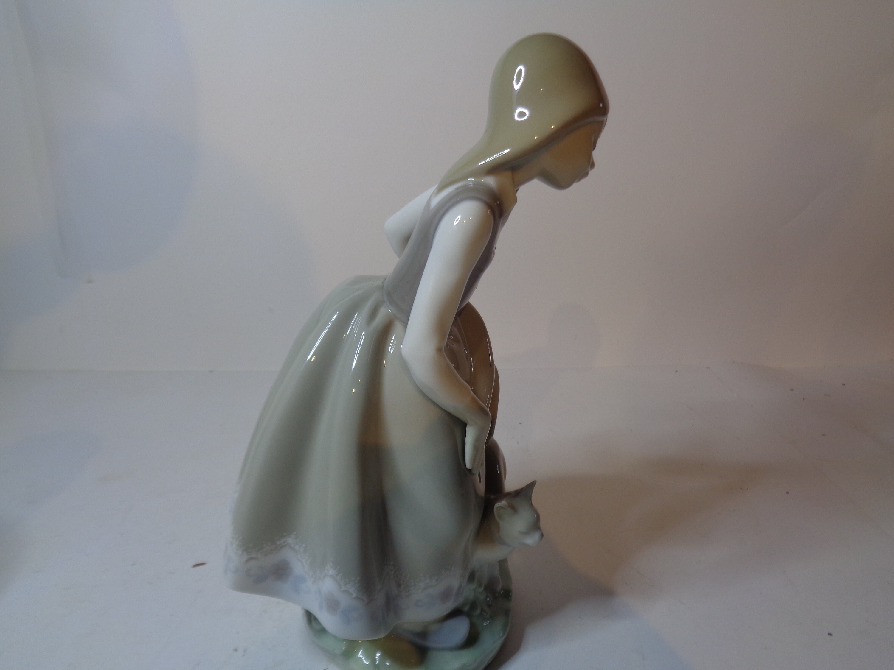Lladro Little Girl With Cat Number 1187 Issued 1972 Etsy
