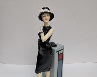 Het kleine zwarte jurkje van Compton en Woodhouse uit de Sixties Couture-collectie.