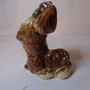 Beswick Pekinese Begging by Arthur Gredington no 1059 introduced in 1946 image 9