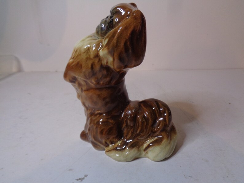 Beswick Pekinese Begging by Arthur Gredington no 1059 introduced in 1946 image 9