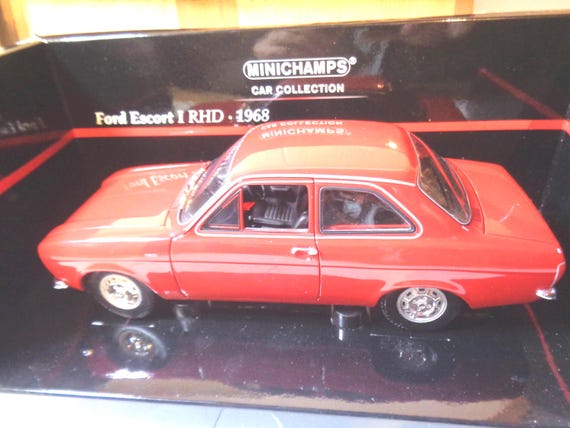 ミニチャンプス 1/18 FORD ESCORT フォード エスコート イクソ 1/18 フォード エスコート MK1 RS 1600 1973 サファリ