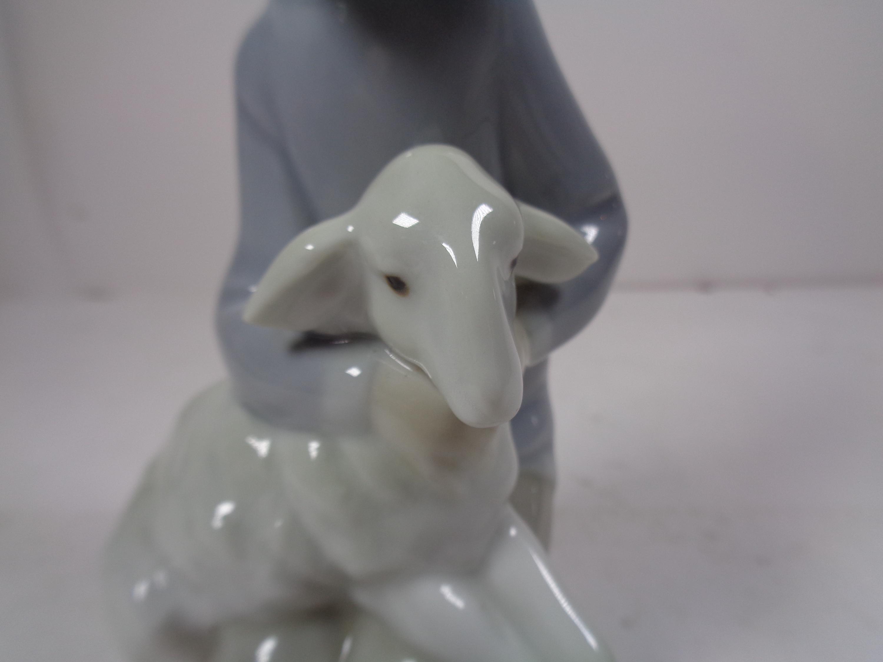 リヤドロ 子羊と一緒 陶器人形 リヤドロ 子羊と一緒 陶器人形 LLADRO