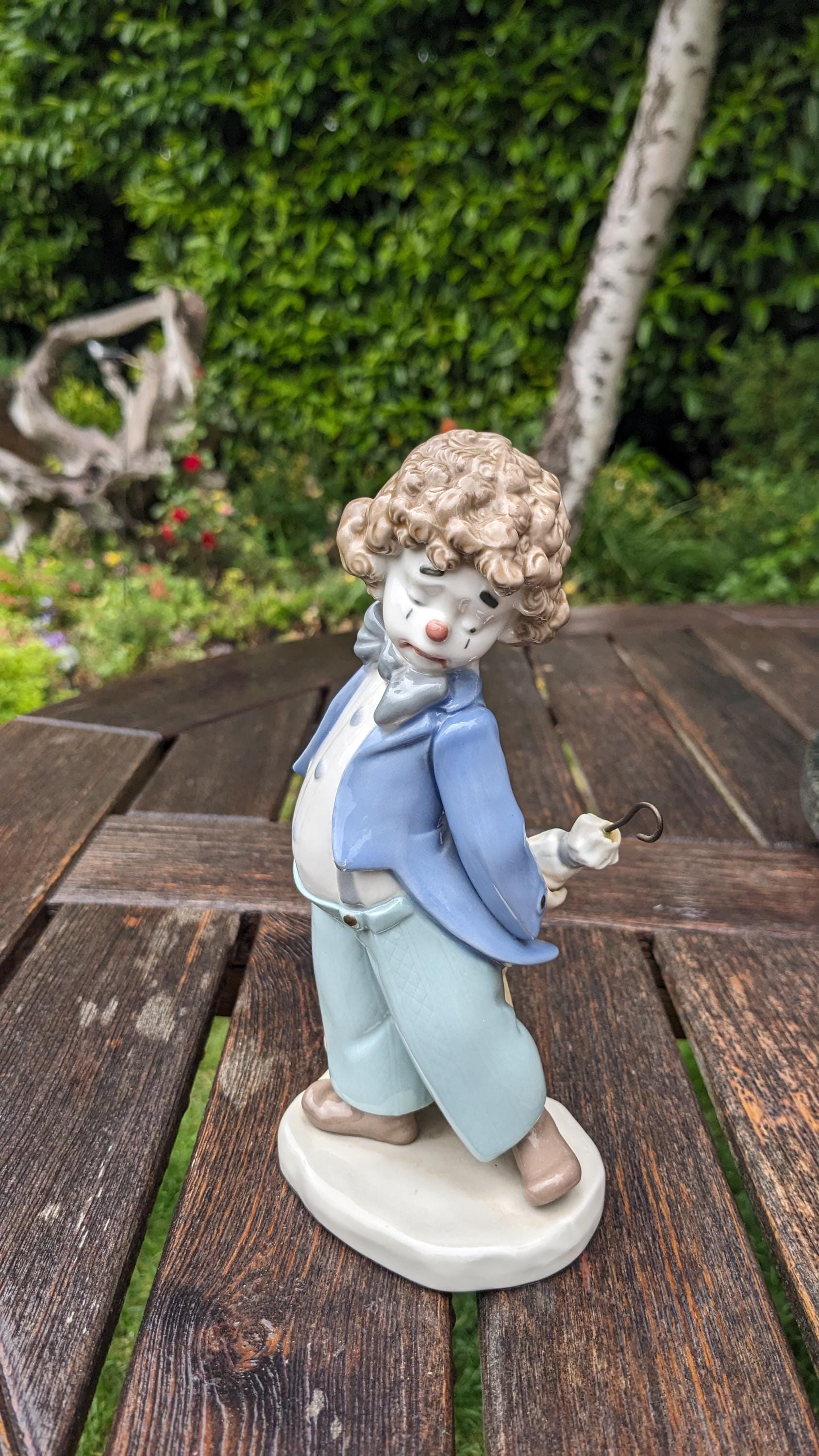 リヤドロ/傘を持つ少女 リヤドロ LLADRO 磁器人形 「傘を持つ少女」5210 - メルカリ