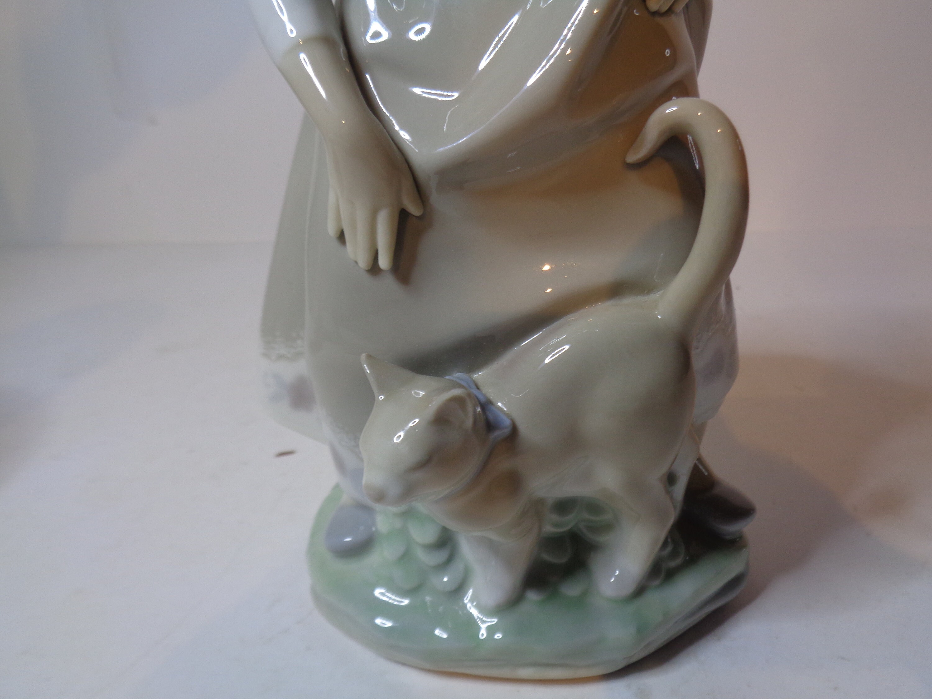 Lladro Little Girl With Cat Number 1187 Issued 1972 Etsy