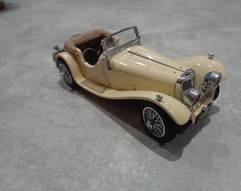 Franklin Mint Jaguar SS-100 1/24 Diecast model in original condition and box