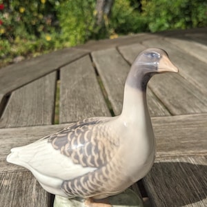 Royal Copenhagen Goose No 1088