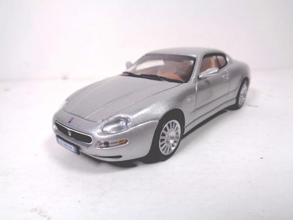 Miniature 1/43 – Maserati Coupé Cambiocorsa Rouge – IXO – Neuve Sous Boîte