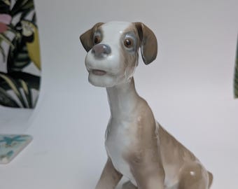 LLadro 'Dog'-nummer 4583 Uitgegeven: 1970, gepensioneerd 1981