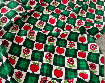 Vintage 70's Table Linen, with a mix of flower and apple design | Vintage Fabric Remnant | Retro Home Decor | Seventies Pattern