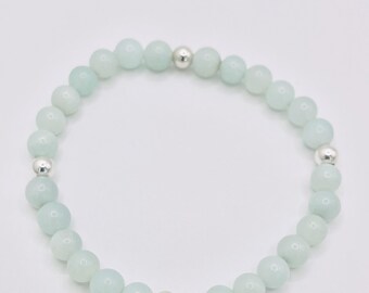 Silver Scallop shell beaded bracelet.