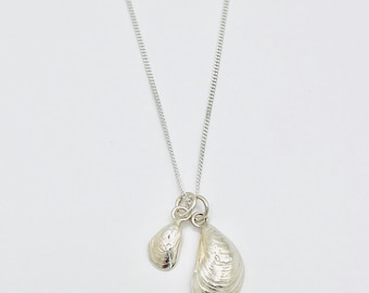 Double mussel shell necklace.