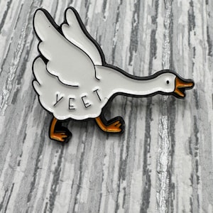 Silly Goose Enamel Pin – Yeet goose – Cute Animal Gift for Friends - Personalised Silly Goose gift