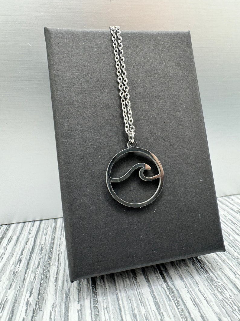 Asri Wave Necklace, wave pendant, sea necklace, wave jewellery, wave symbolism, ocean pendant, surfer necklace, surfer pendant